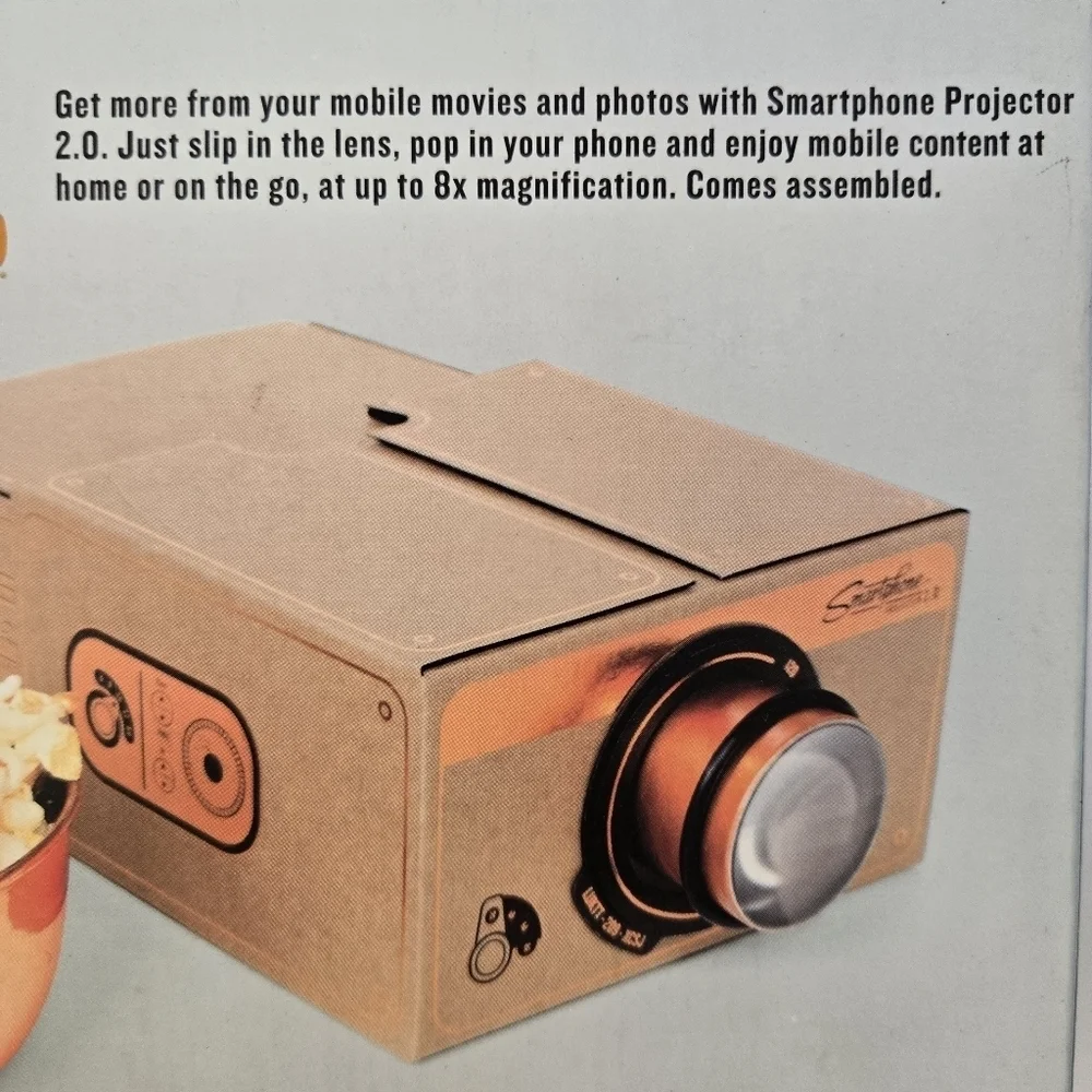 NIB Smartphone Projector 2.0 cinema in a box